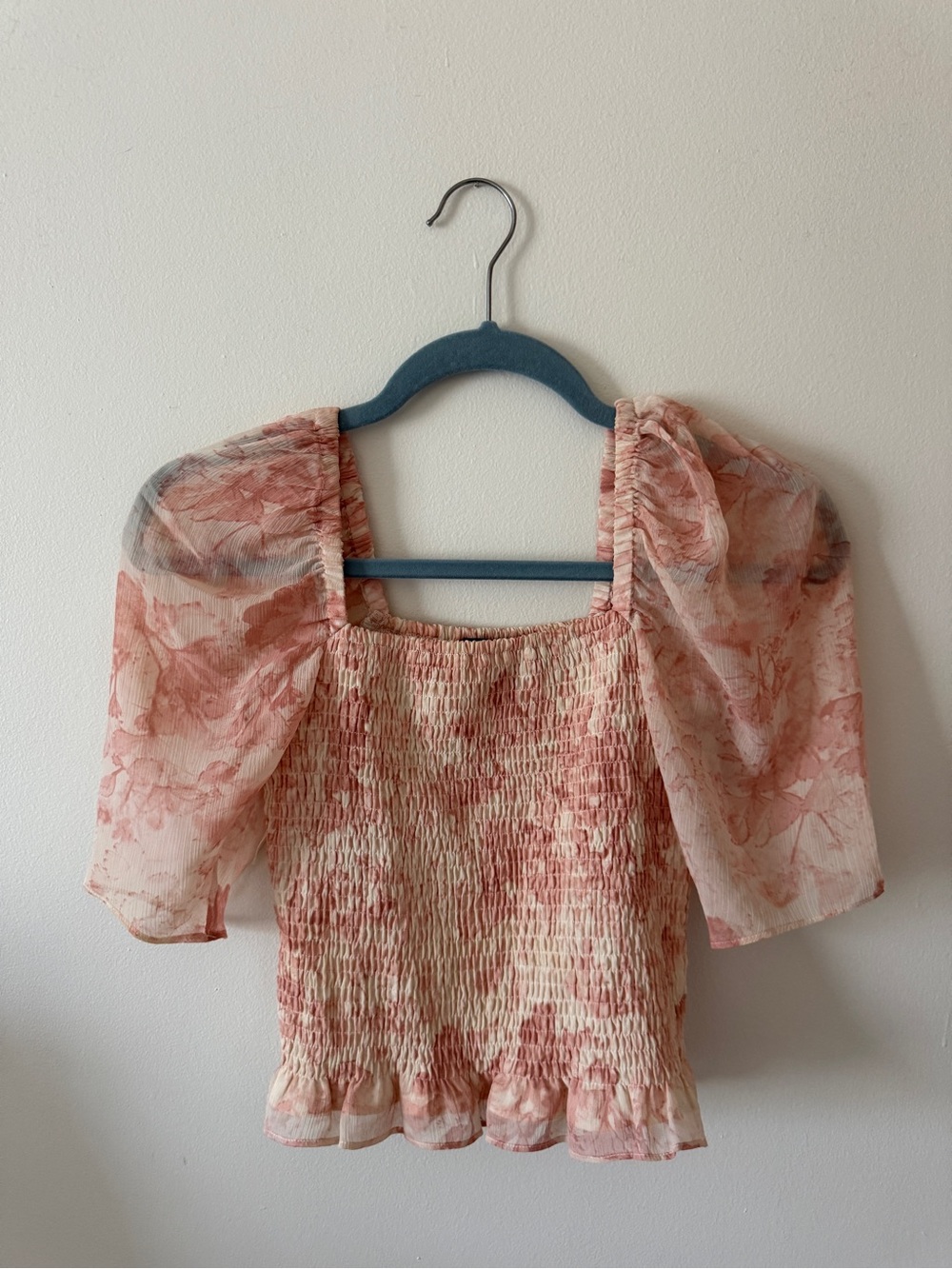 Express Pink Floral Puff-Sleeve Smocked Blouse
